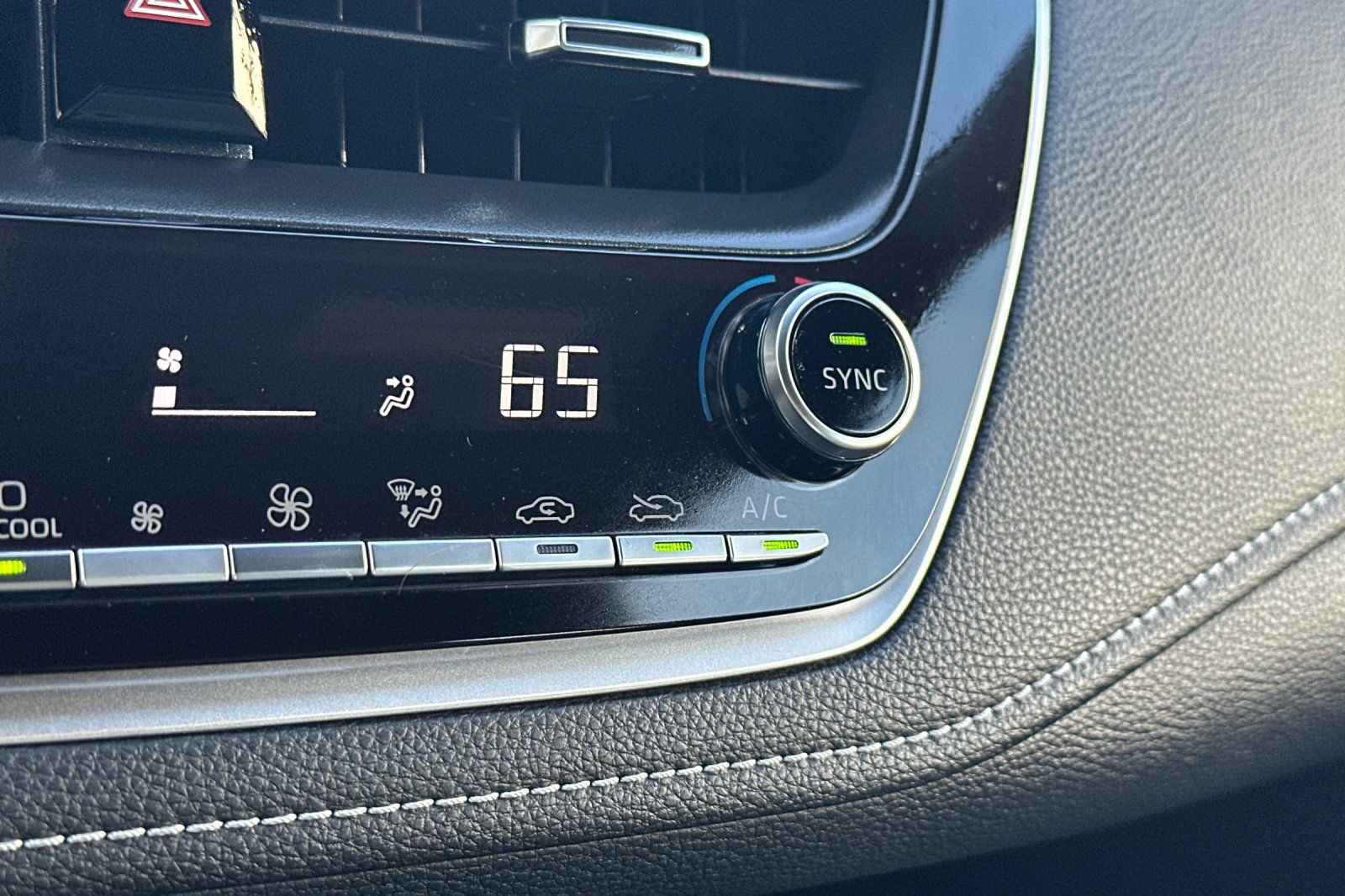 Certified 2019 Toyota Corolla XSE FWD image 31