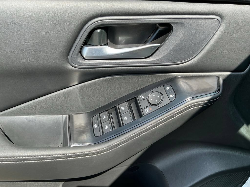 New 2026 Nissan Rogue SV w/ Cold Weather Package AWD/4WD image 15