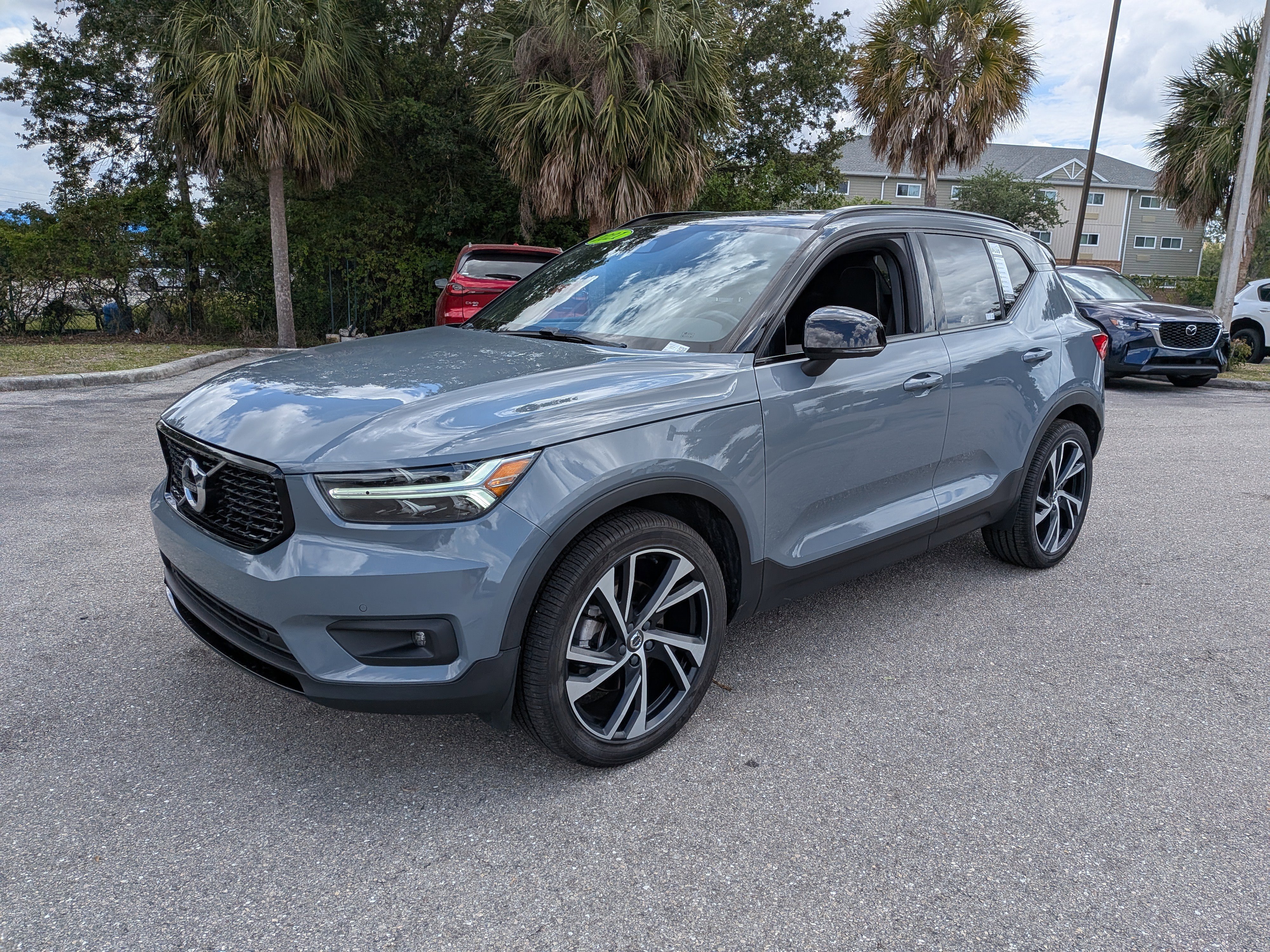 Used 2021 Volvo XC40 T4 R-Design w/ Protection Package Premier image 8