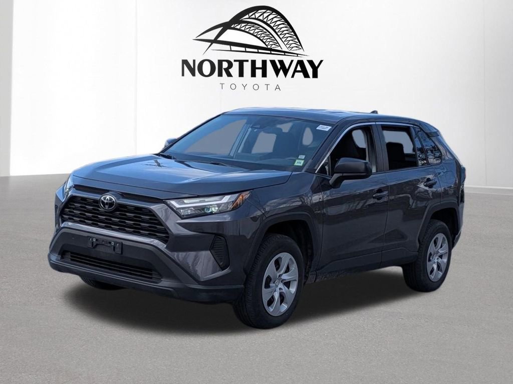 Used 2023 Toyota RAV4 LE image 8