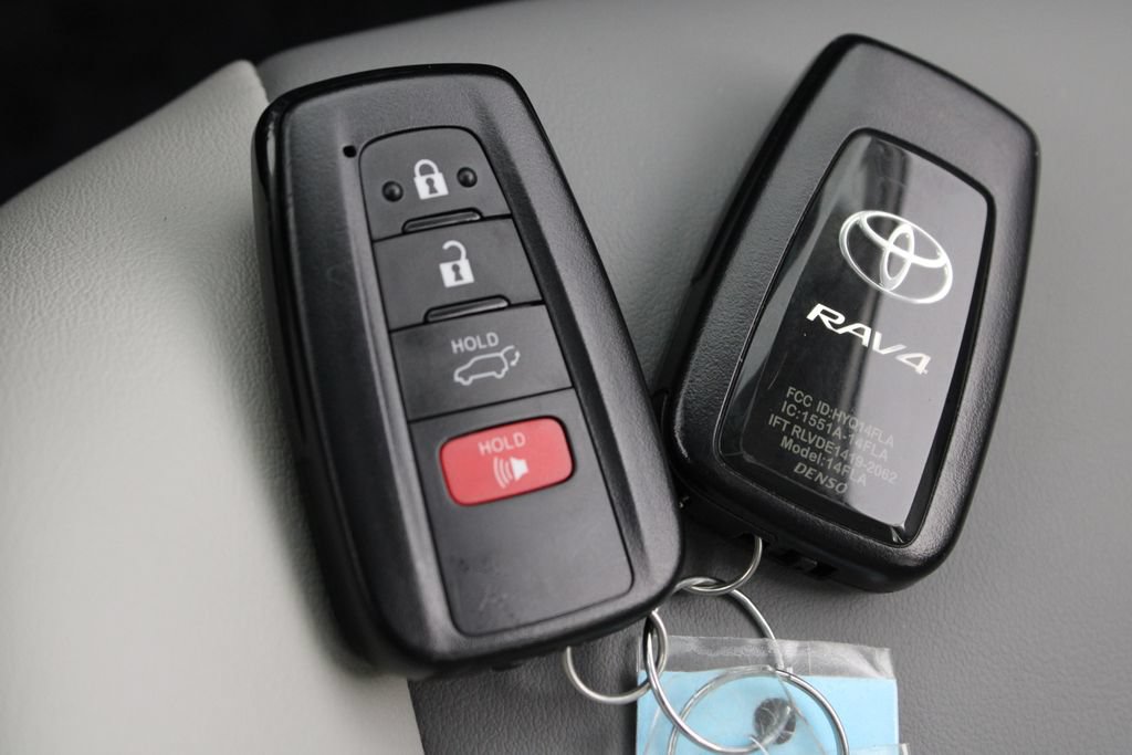 Used 2025 Toyota RAV4 XLE Premium w/ Weather Package FWD image 33