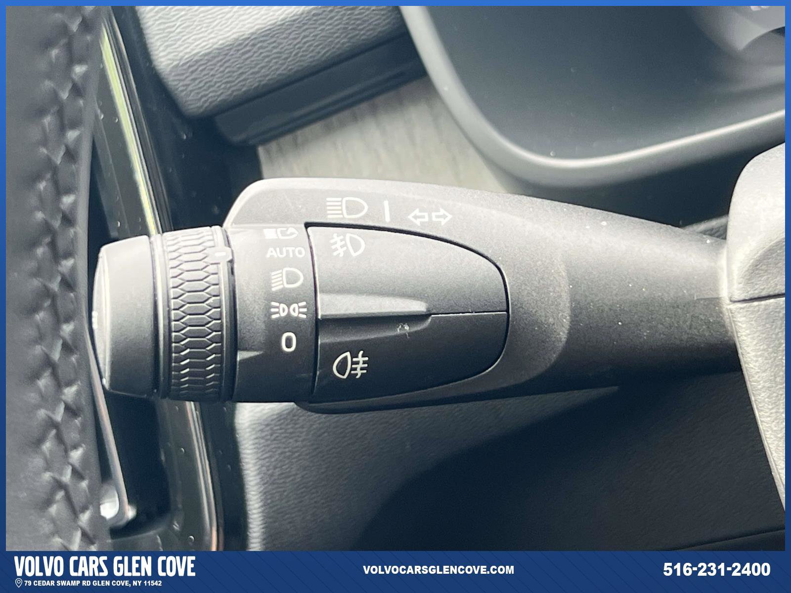 Certified 2025 Volvo XC40 B5 Ultra w/ Protection Package Premier image 24