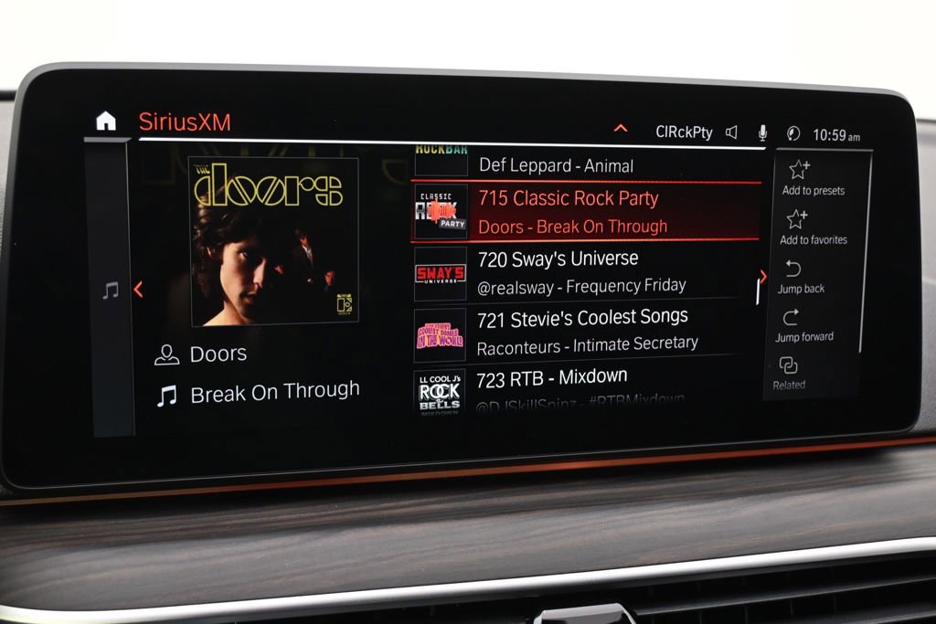 Used 2023 BMW 540i w/ Convenience Package image 30