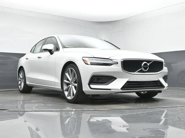 Used 2021 Volvo S60 T5 Momentum w/ Premium Package FWD image 31