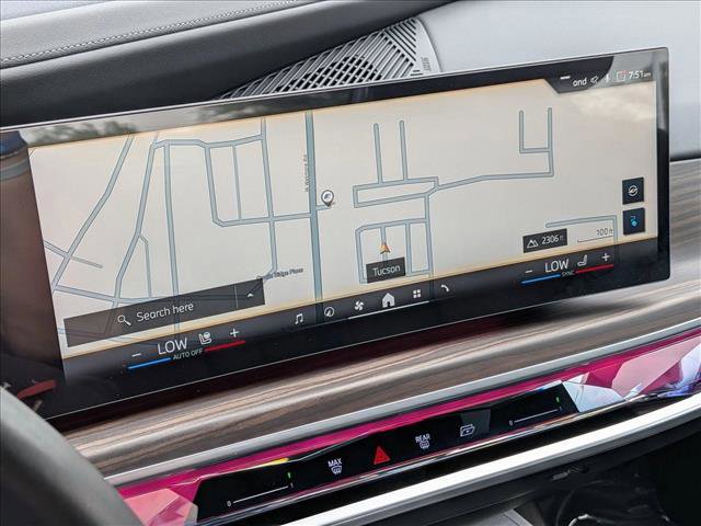 Certified 2024 BMW i7 xDrive60 w/ Premium Package AWD/4WD image 18