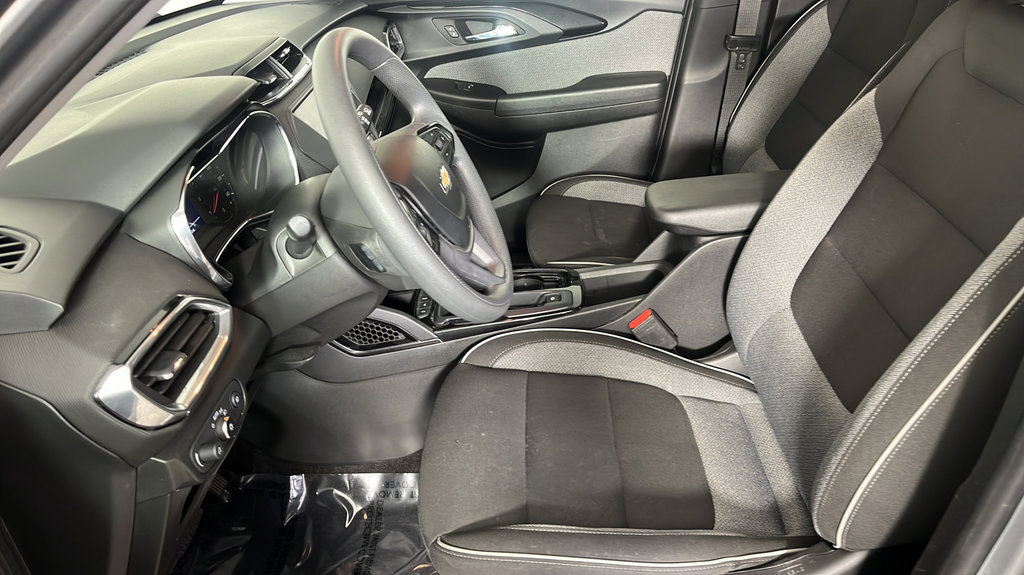 Used 2023 Chevrolet TrailBlazer LT AWD/4WD image 16