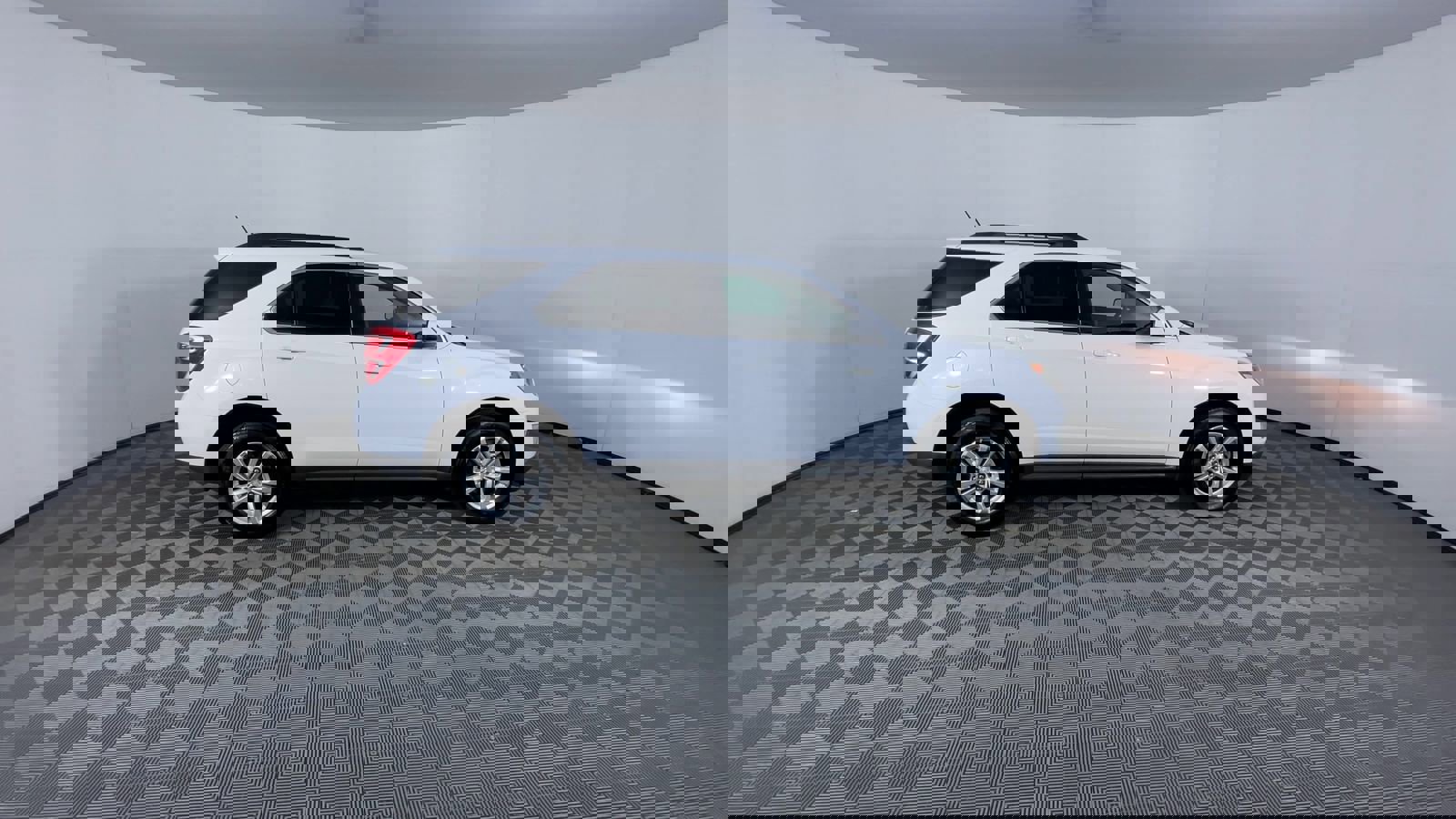 Used 2016 Chevrolet Equinox LT w/ Convenience Package image 9