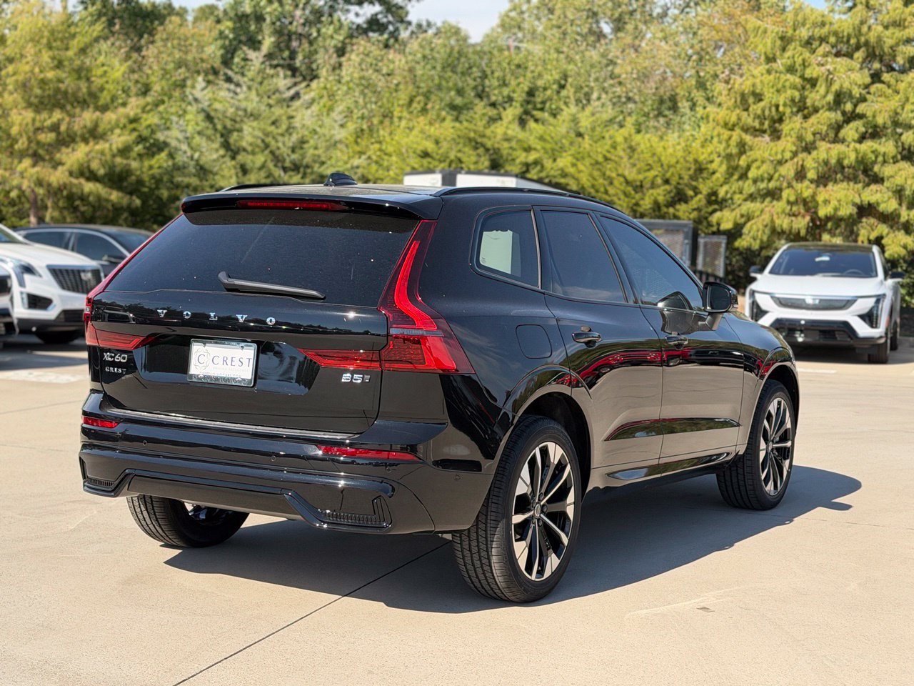 New 2027 Volvo XC60 B5 Plus AWD/4WD image 7