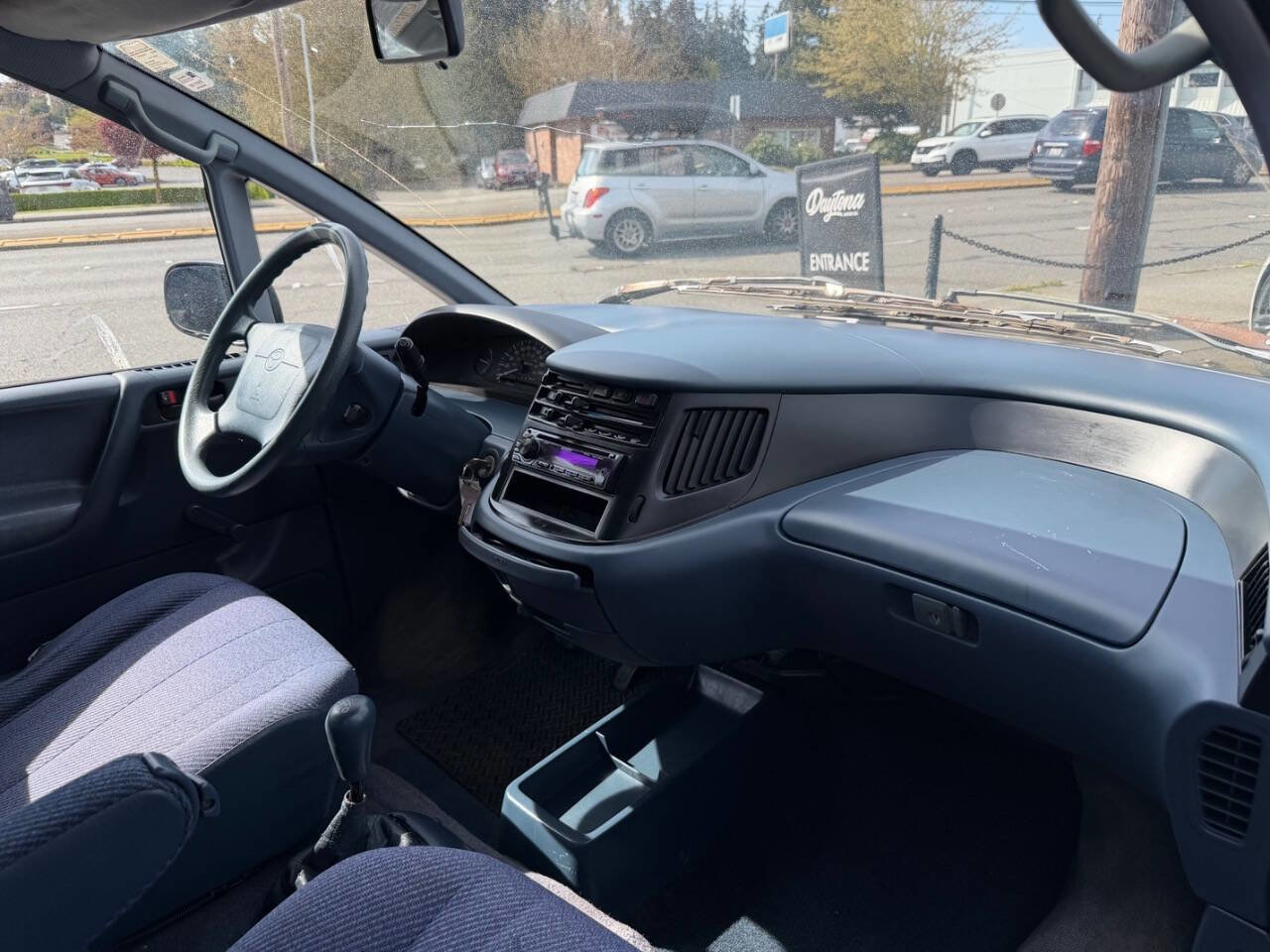 Used 1993 Toyota Previa Deluxe RWD image 12