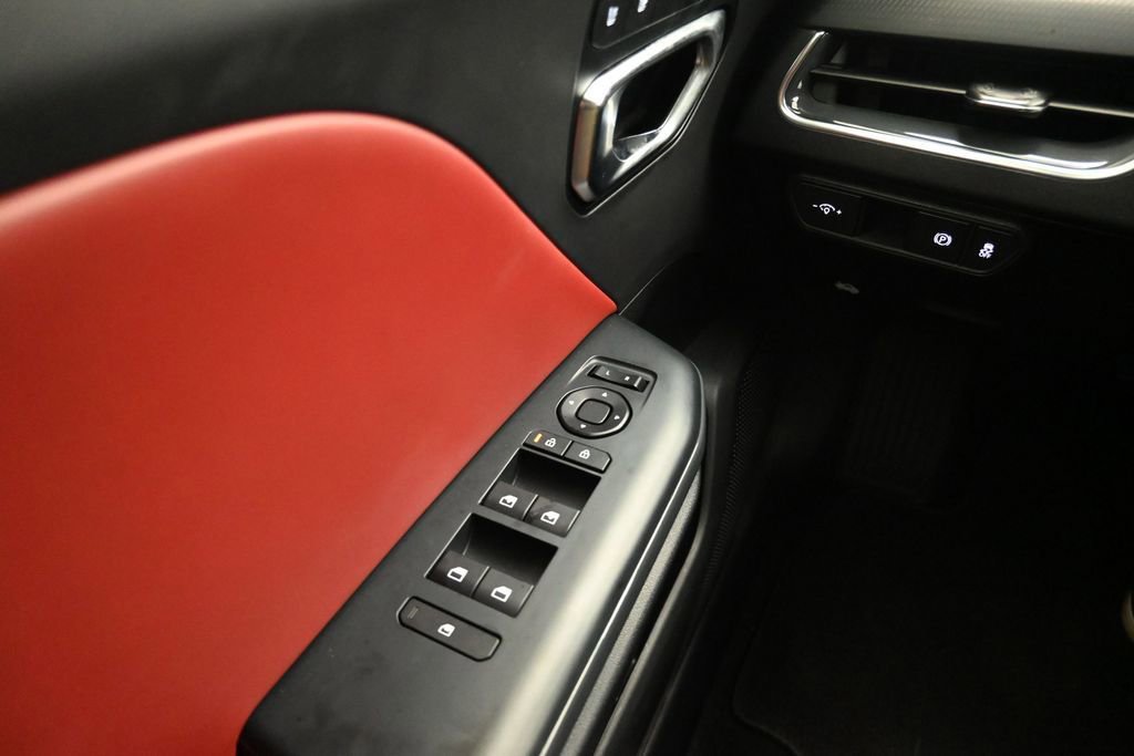 Used 2025 Kia K4 GT-Line w/ GT-Line Premium Package FWD image 15
