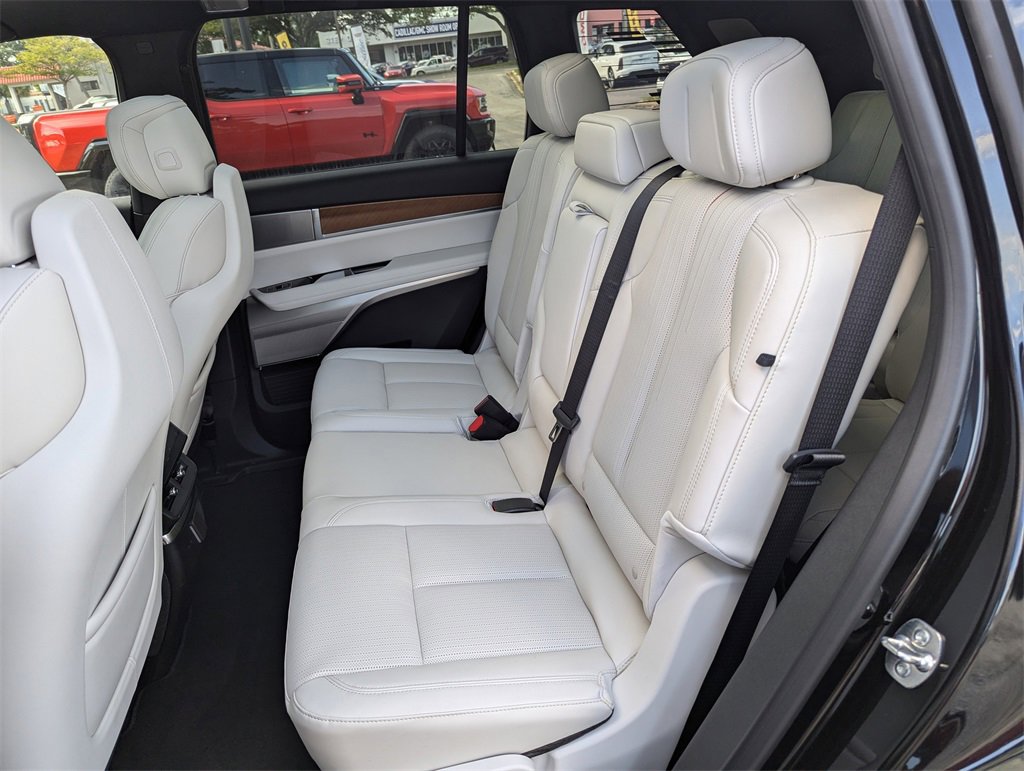 New 2026 Cadillac Vistiq Sport image 31