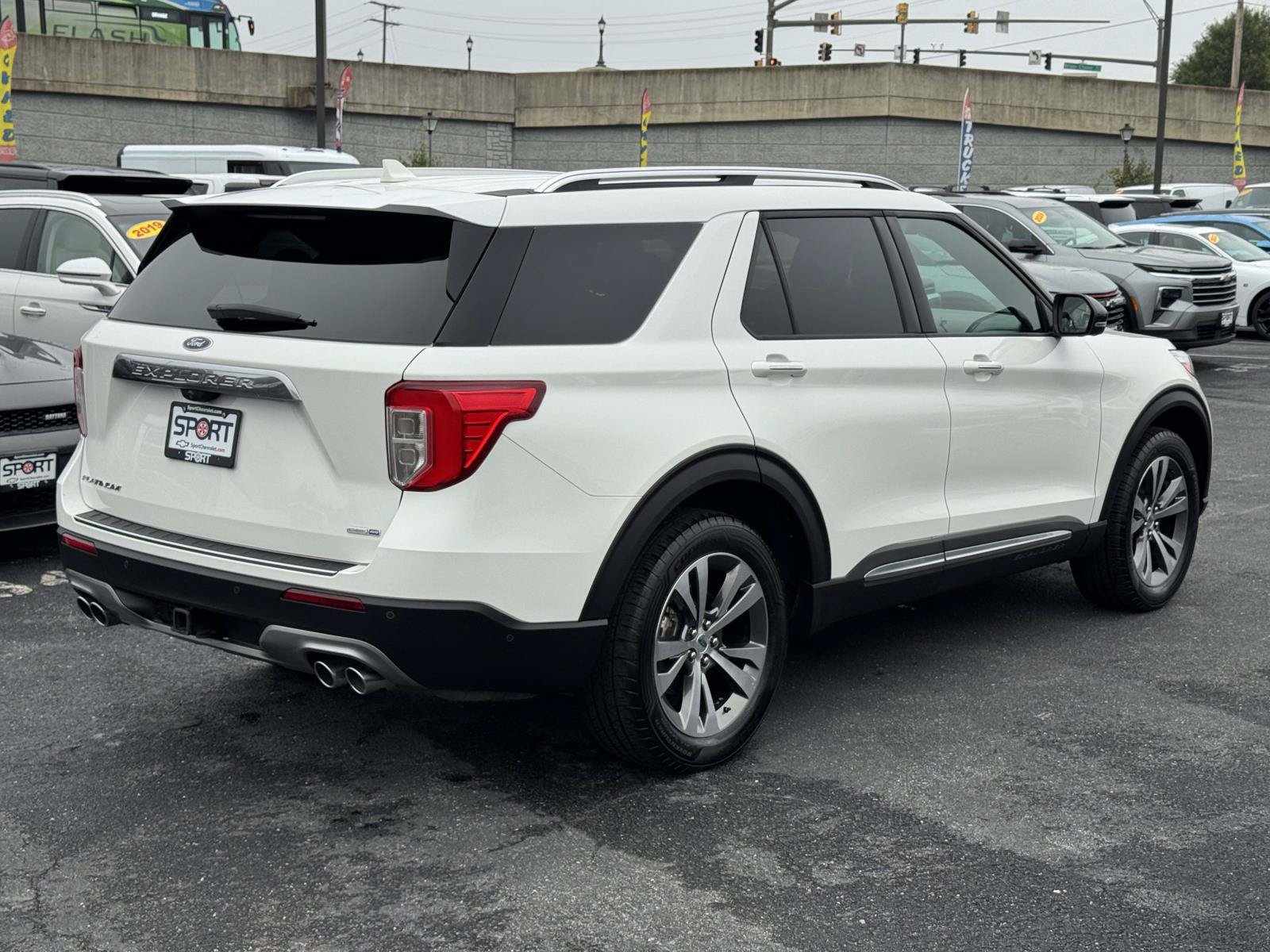 Used 2020 Ford Explorer Platinum AWD/4WD image 26