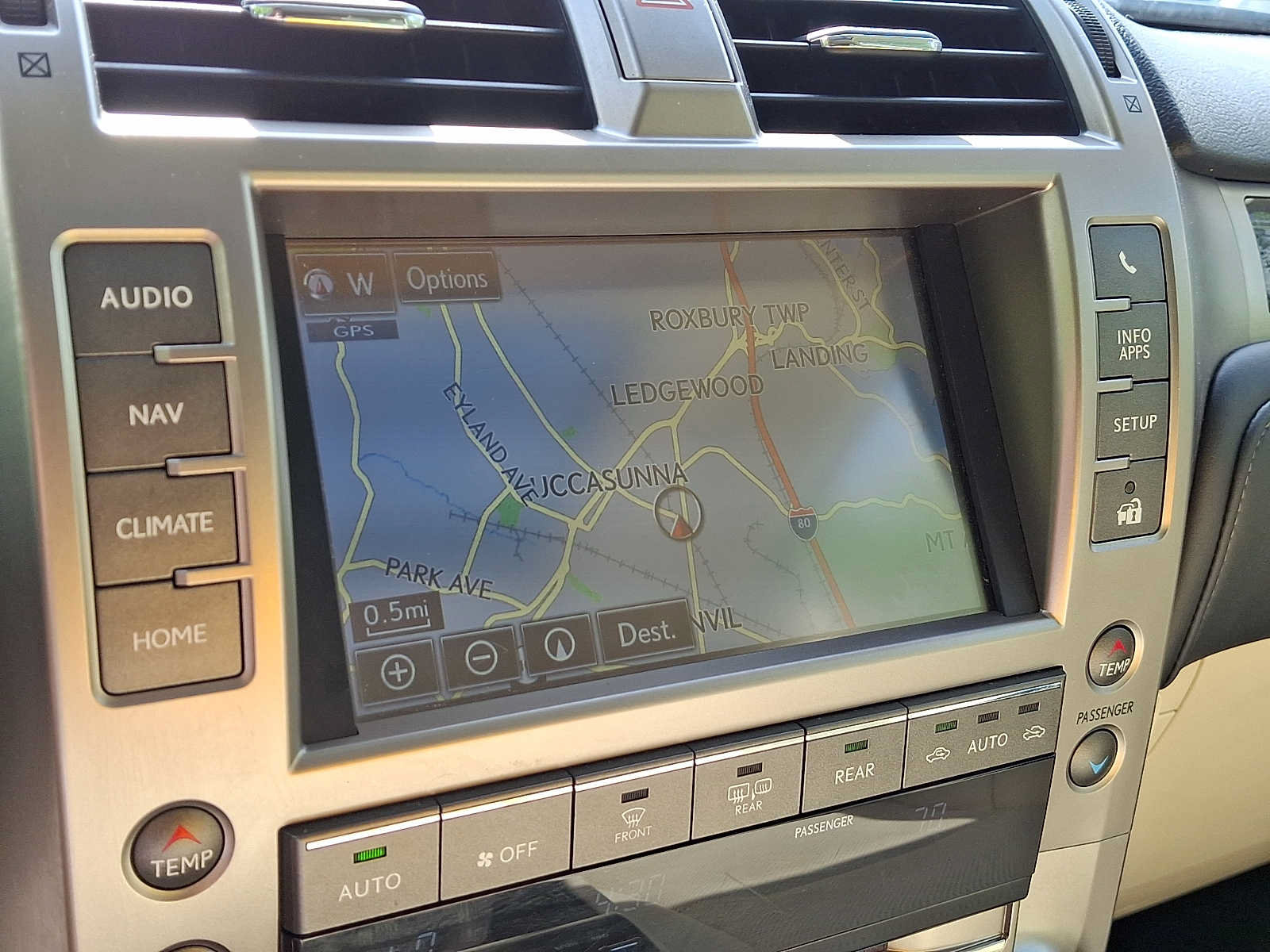 Used 2020 Lexus GX 460 Premium w/ Premium Package AWD/4WD image 19