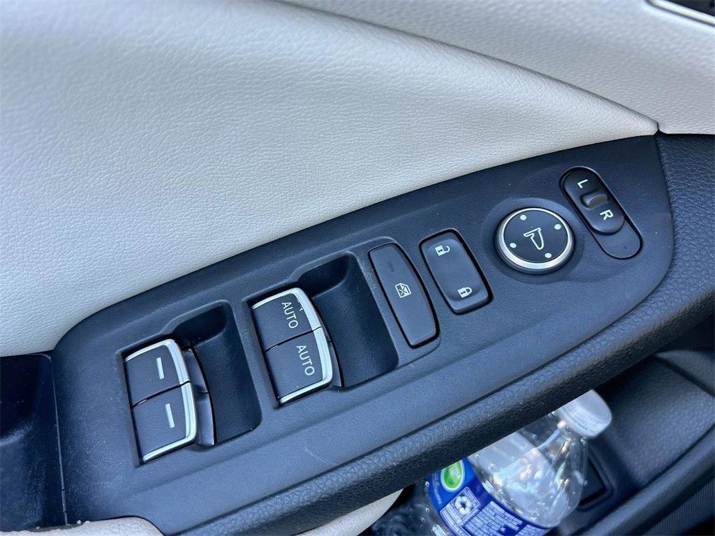 Used 2018 Honda Accord Touring image 22