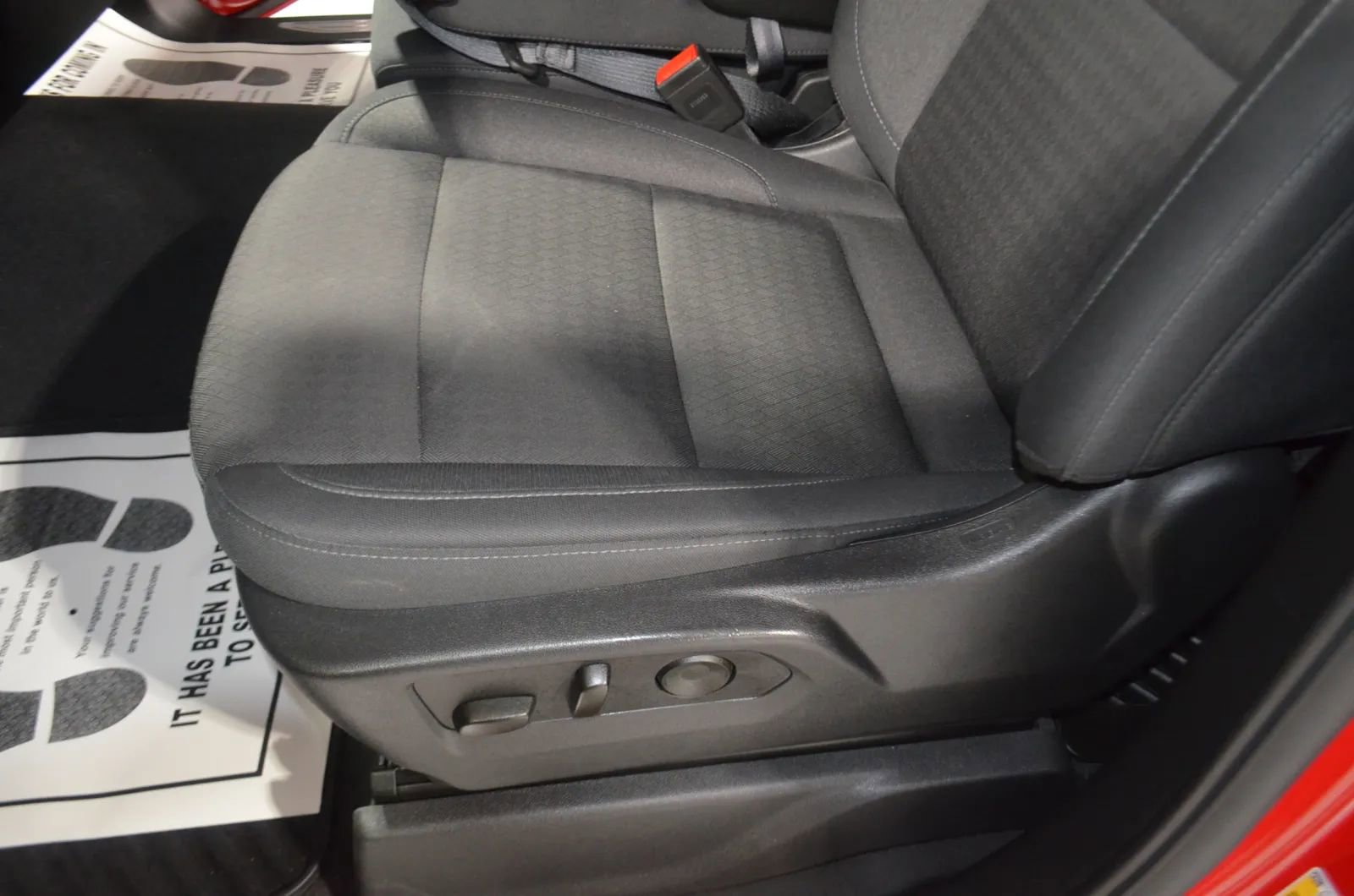 Used 2025 Chevrolet Silverado 1500 LT image 12