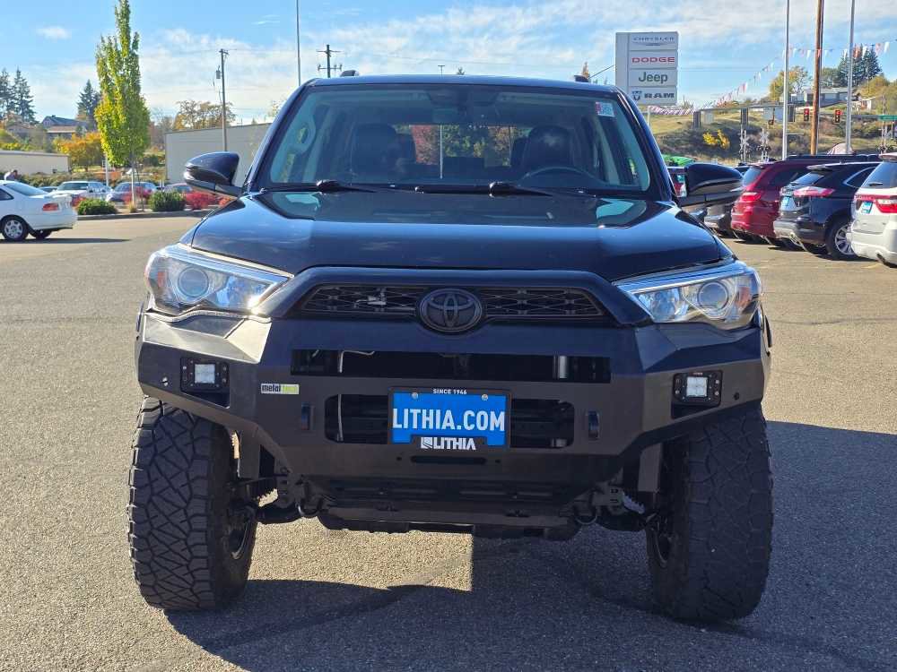 Used 2018 Toyota 4Runner SR5 Premium image 8