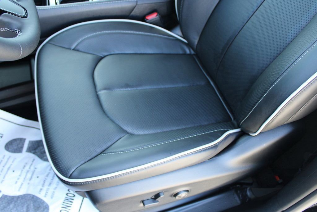 New 2026 Chrysler Pacifica Limited w/ S Appearance Package image 23