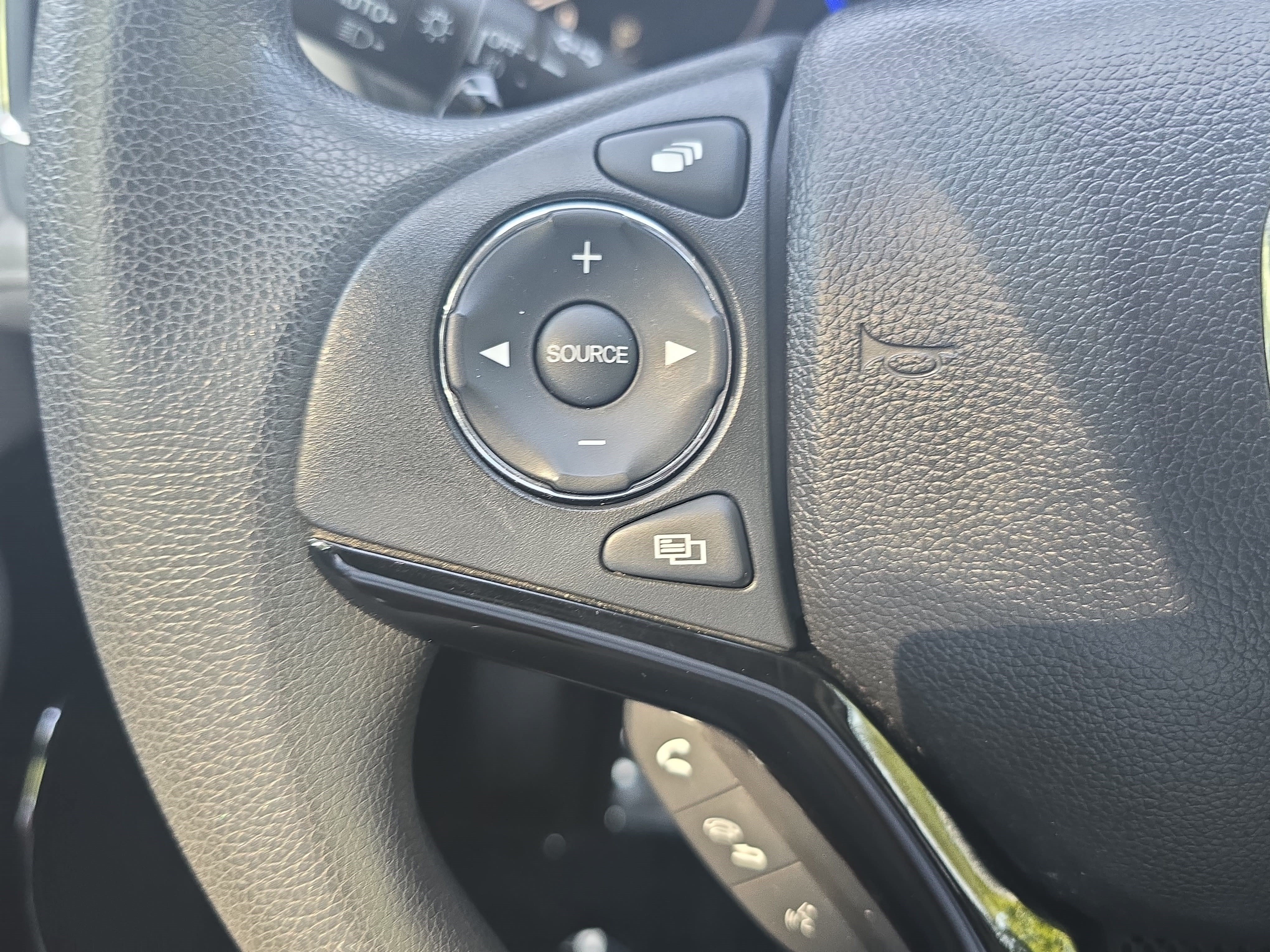 Used 2017 Honda HR-V EX image 17