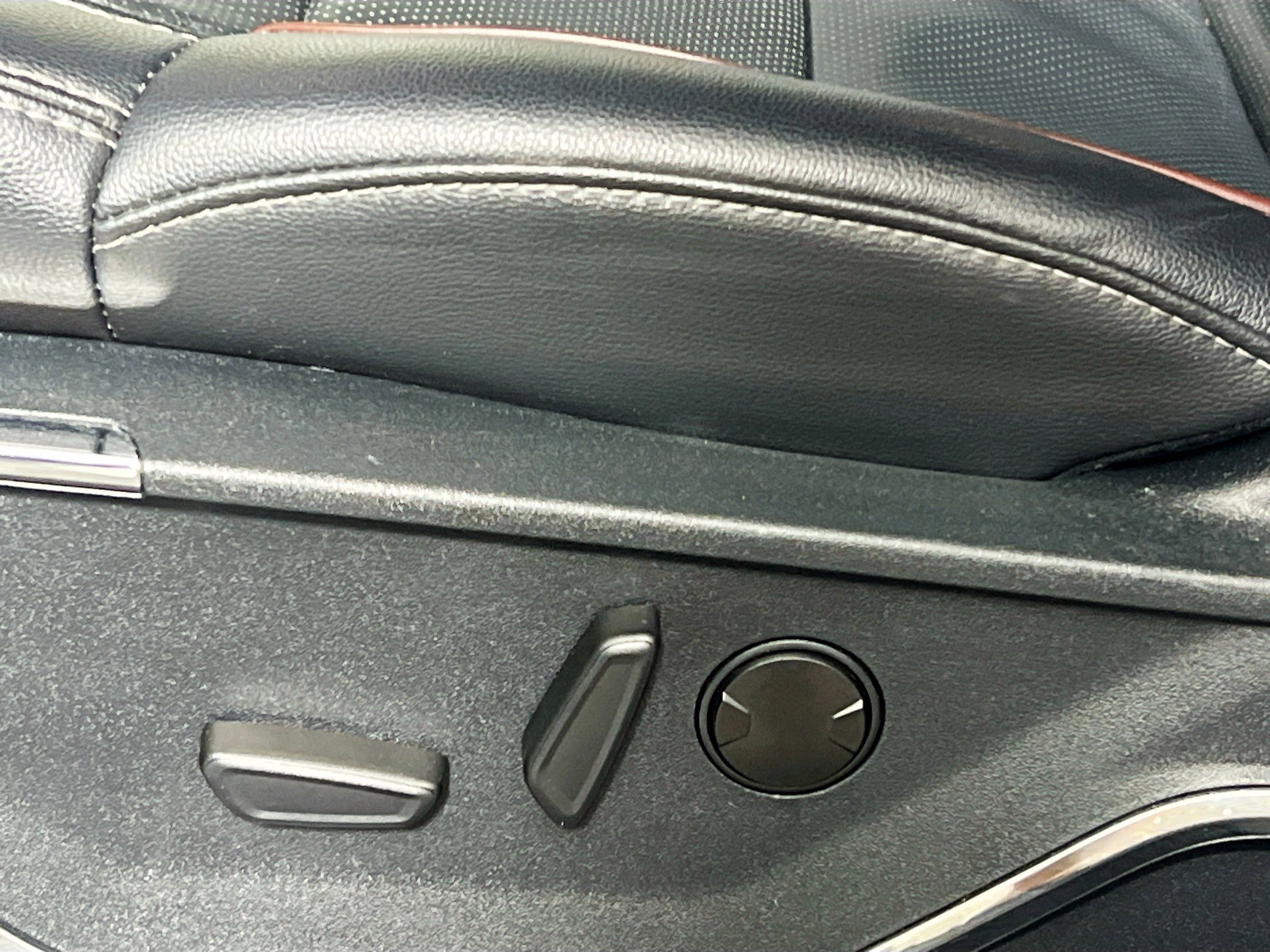 Used 2024 Ford F350 Lariat w/ Lariat Ultimate Package image 15