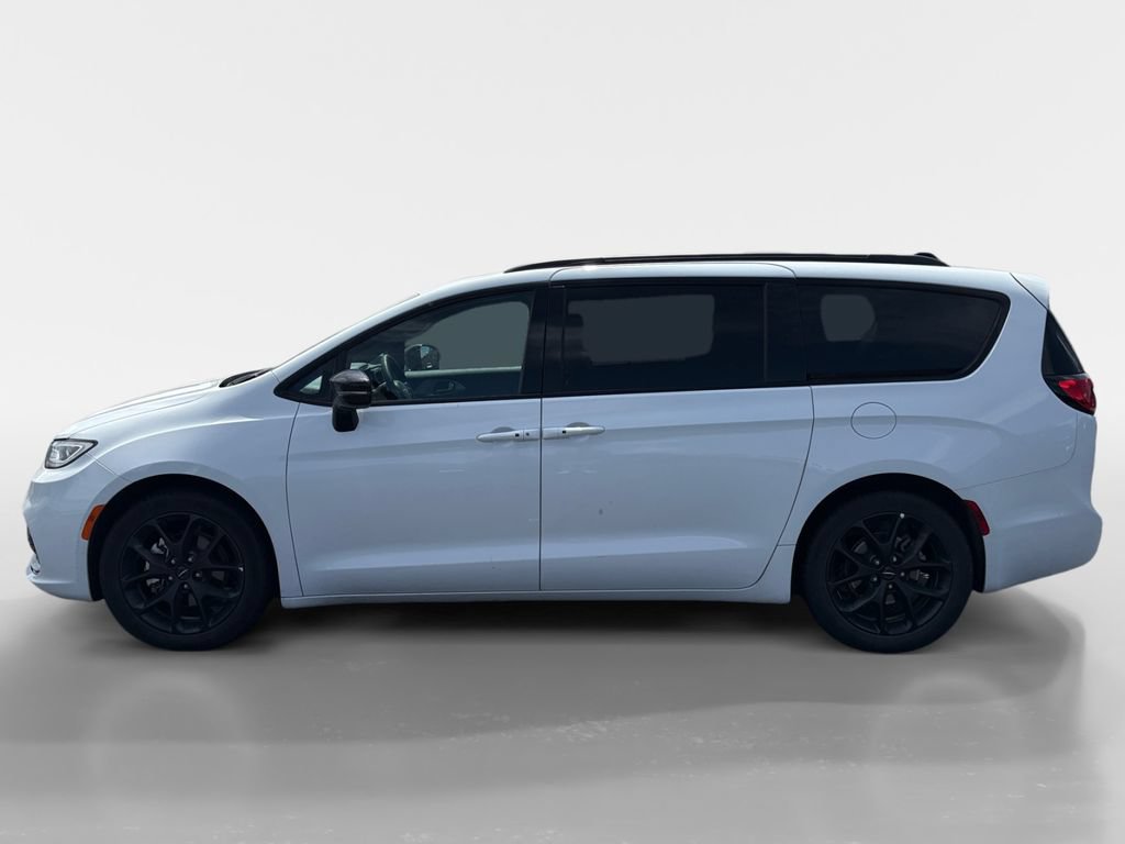 Used 2025 Chrysler Pacifica Limited FWD video 2
