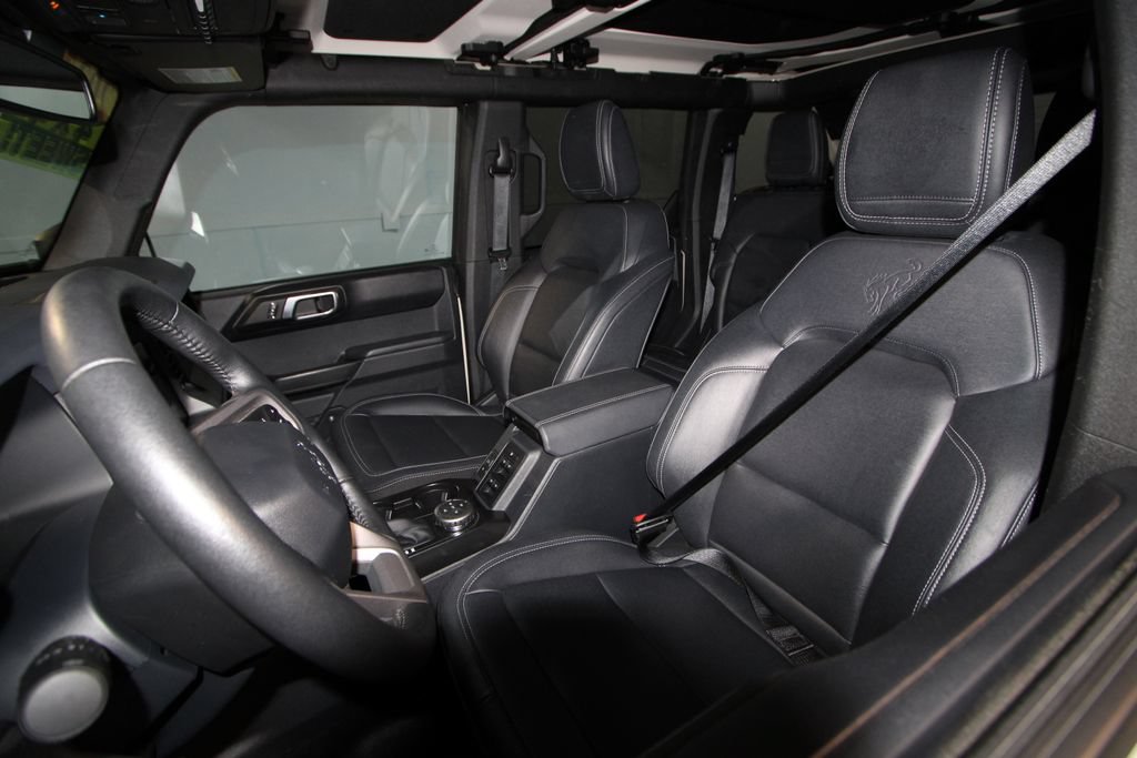 Used 2025 Ford Bronco Badlands AWD/4WD image 4