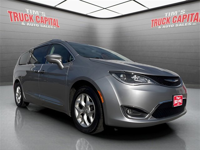 Used 2020 Chrysler Pacifica Touring-L w/ Tire & Wheel Group