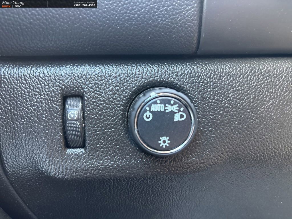 Used 2020 Chevrolet Colorado LT w/ Safety Package RWD image 18