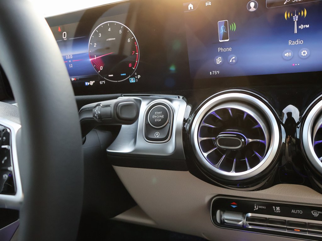 New 2026 Mercedes-Benz GLB 250 4MATIC image 29