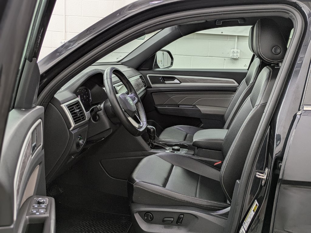 Used 2022 Volkswagen Atlas Cross Sport SE AWD/4WD image 3