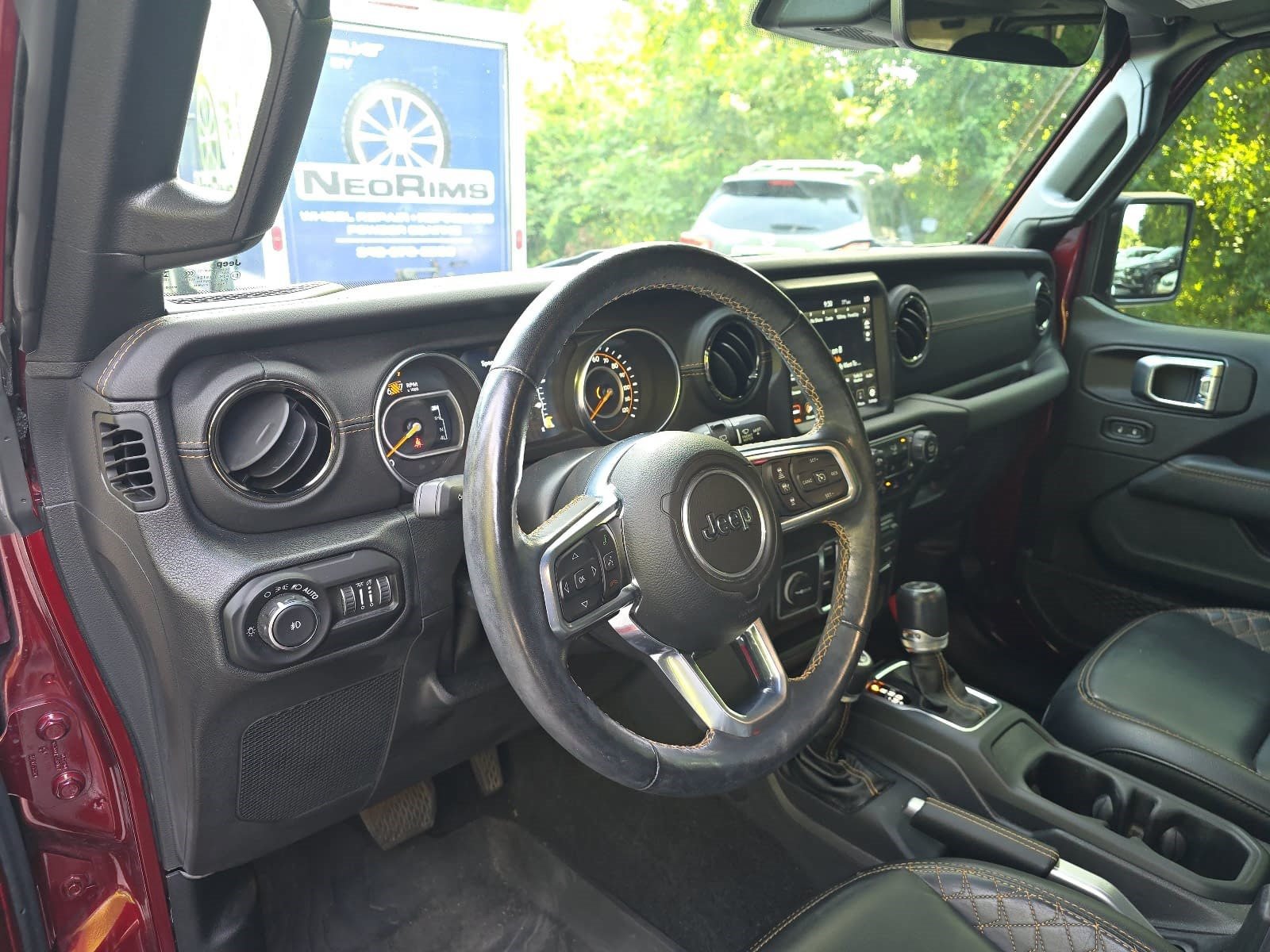 Used 2021 Jeep Wrangler Unlimited Sahara AWD/4WD image 12