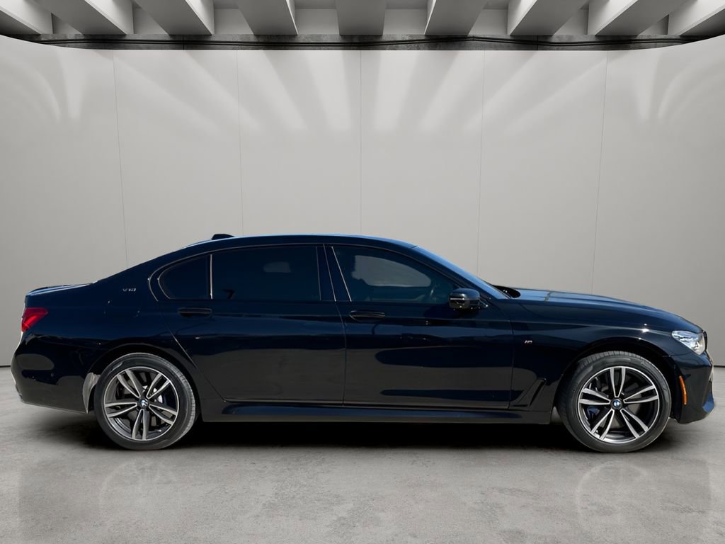Used 2018 BMW M760i xDrive image 6
