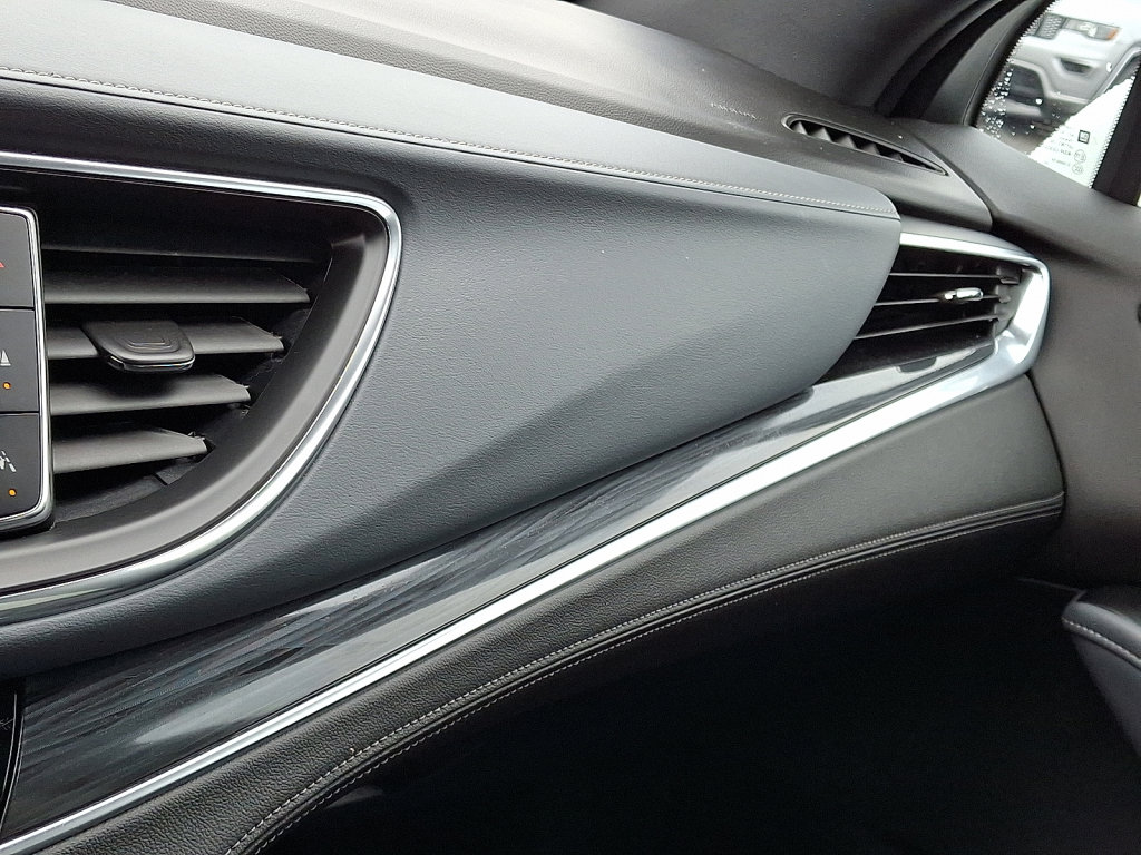 Used 2024 Buick Enclave Premium image 30