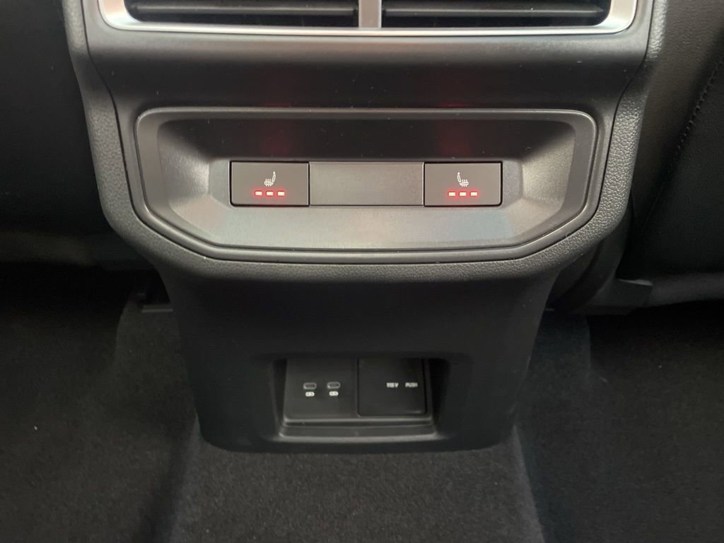 Used 2024 Volkswagen Atlas Cross Sport SEL R-Line image 23