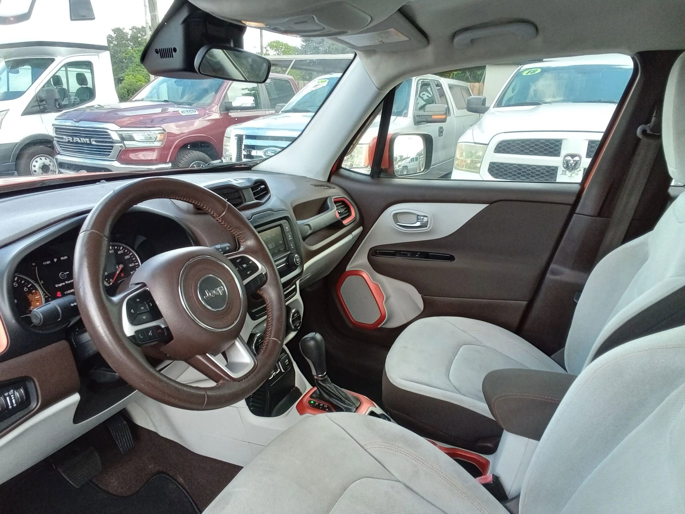 Used 2015 Jeep Renegade Latitude w/ Popular Equipment Group FWD image 11