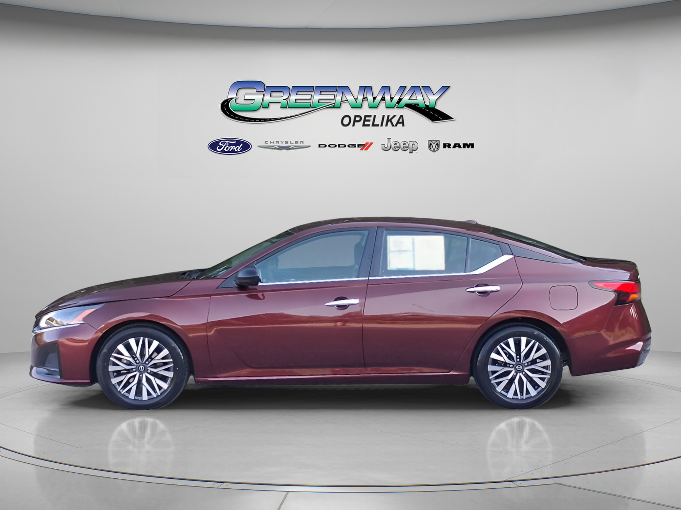 Used 2025 Nissan Altima 2.5 SV FWD image 4