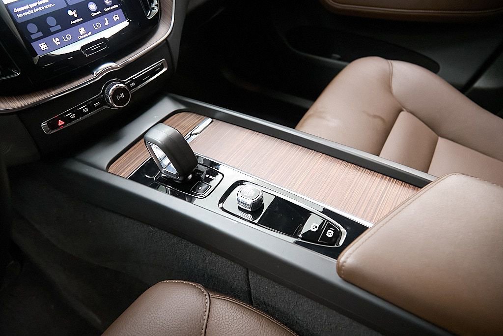 Used 2023 Volvo XC60 B5 Plus w/ Climate Package image 17