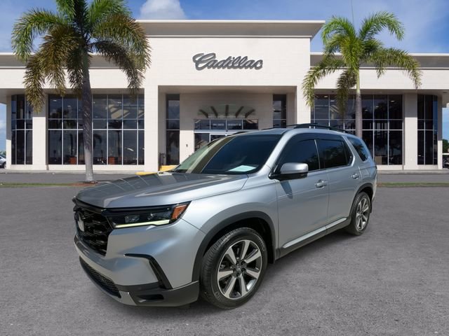 Used 2023 Honda Pilot Touring image 6