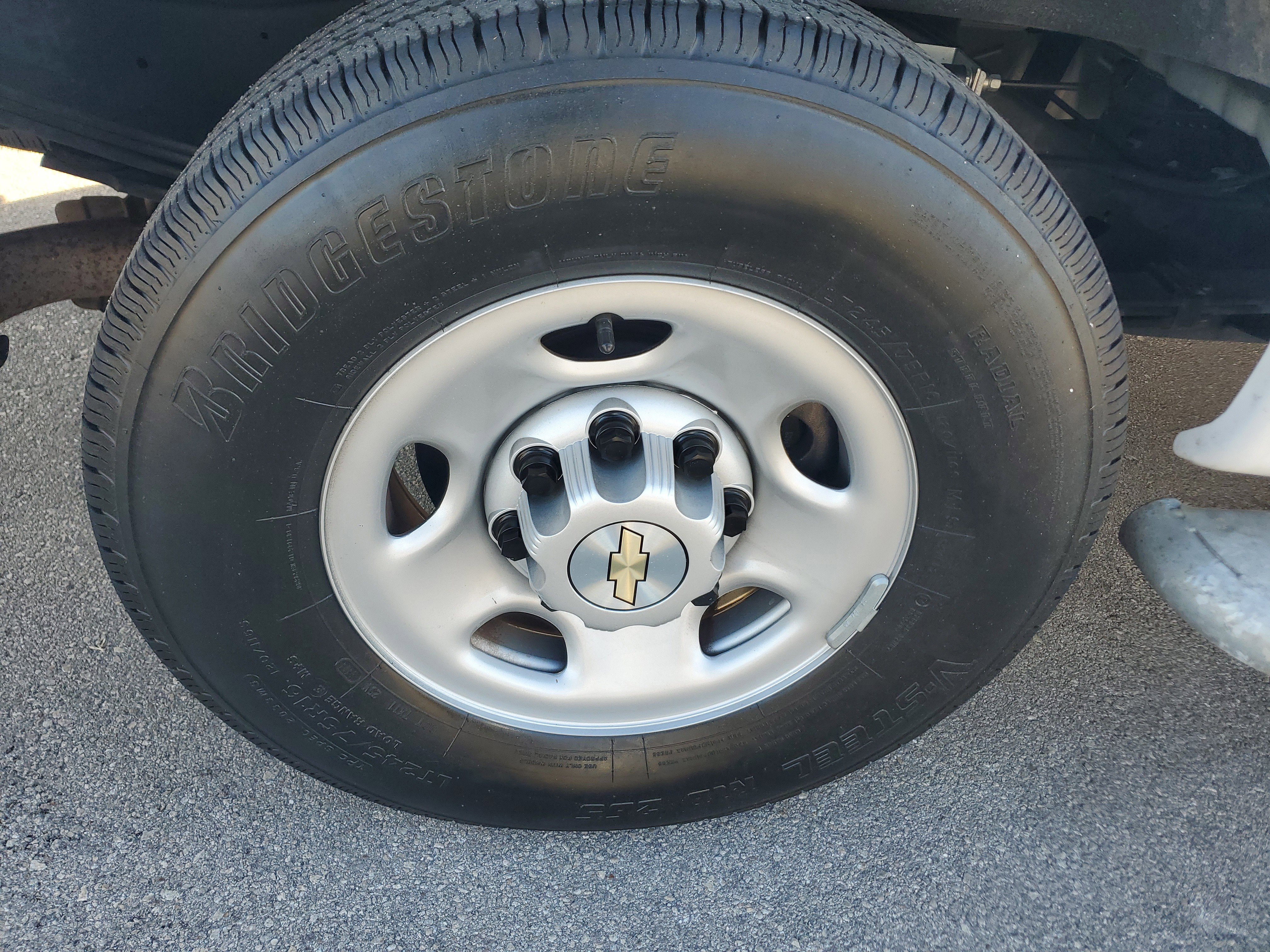 Used 2024 Chevrolet Express 2500 w/ Driver Convenience Package image 28