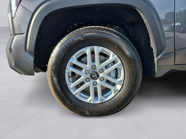 Used 2026 Toyota Tundra SR5 w/ SR5 Convenience Package AWD/4WD image 9