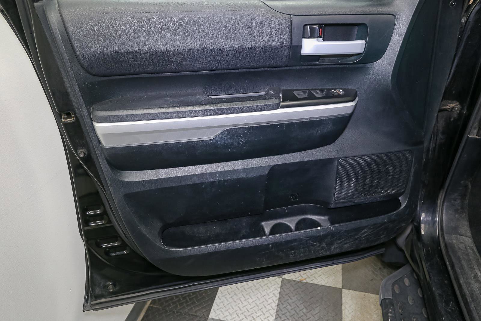 Used 2016 Toyota Tundra SR5 image 38