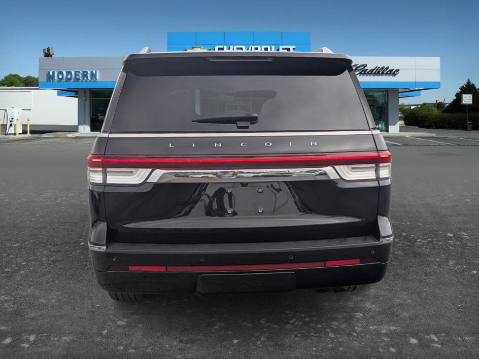Used 2022 Lincoln Navigator Reserve AWD/4WD image 4