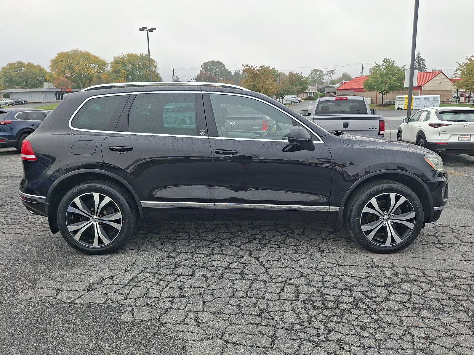 Used 2017 Volkswagen Touareg Wolfsburg Edition AWD/4WD image 7
