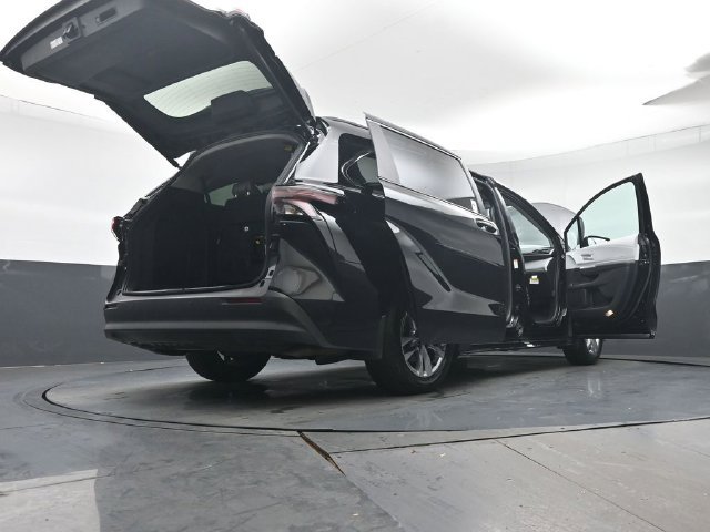 Certified 2026 Toyota Sienna XLE AWD/4WD image 50
