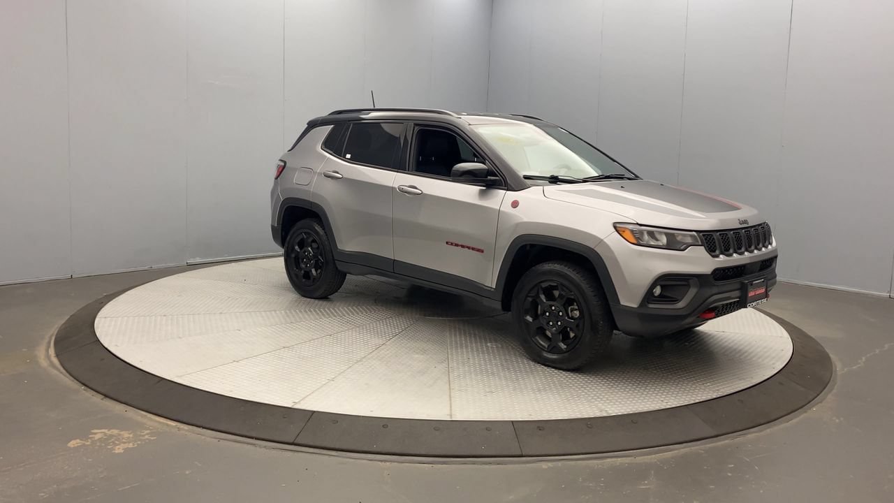 Used 2023 Jeep Compass Trailhawk w/ Trailhawk Convenience Group AWD/4WD image 7