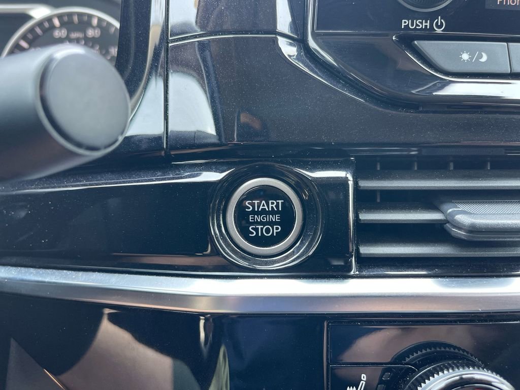 Used 2024 Nissan Pathfinder SV image 22