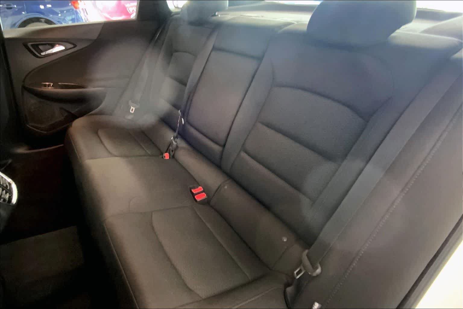 Used 2017 Chevrolet Malibu LT FWD image 27