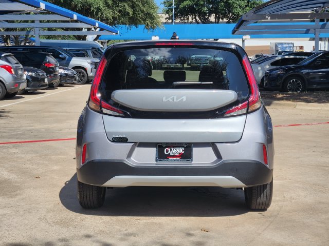 Used 2025 Kia Soul LX w/ LX Technology Package FWD image 13
