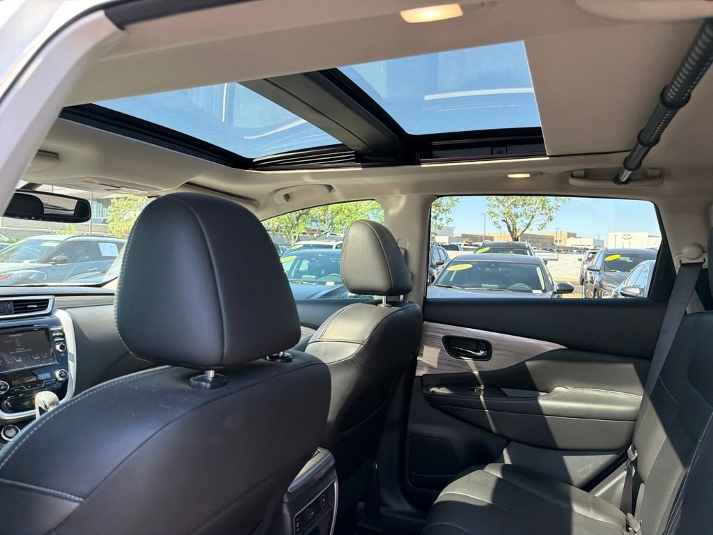 Used 2017 Nissan Murano Platinum w/ Platinum Technology Package FWD image 11