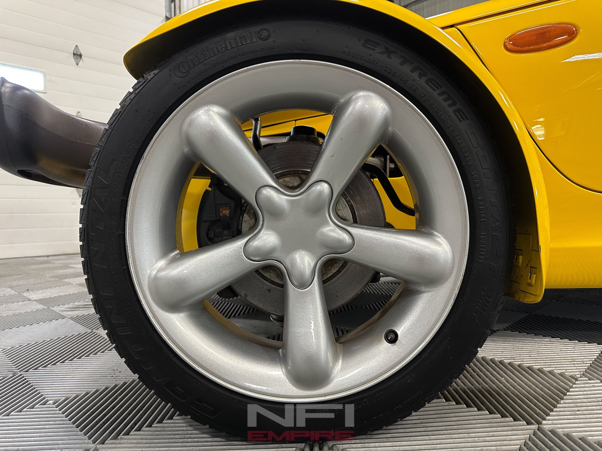 Used 1999 Plymouth Prowler RWD image 21