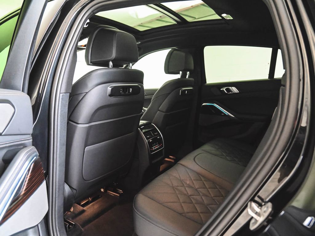 Used 2025 BMW X6 xDrive40i AWD/4WD image 37